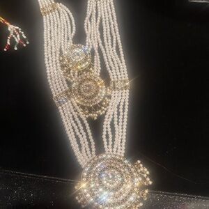 Elegant White and Silver Necklace